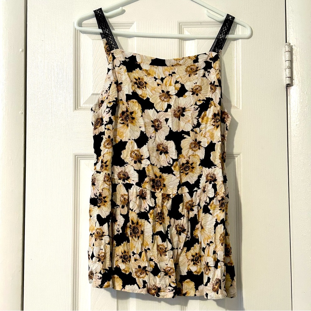NWT Maurice’s high neck floral peplum tank top with crochet straps, size M